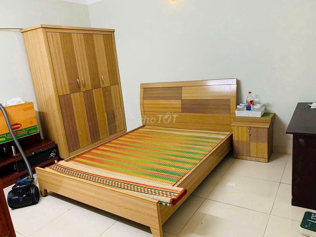 Nguyễn Siêu building, District 1: 65 m2, 2 p sleeping, with interior, 13 million