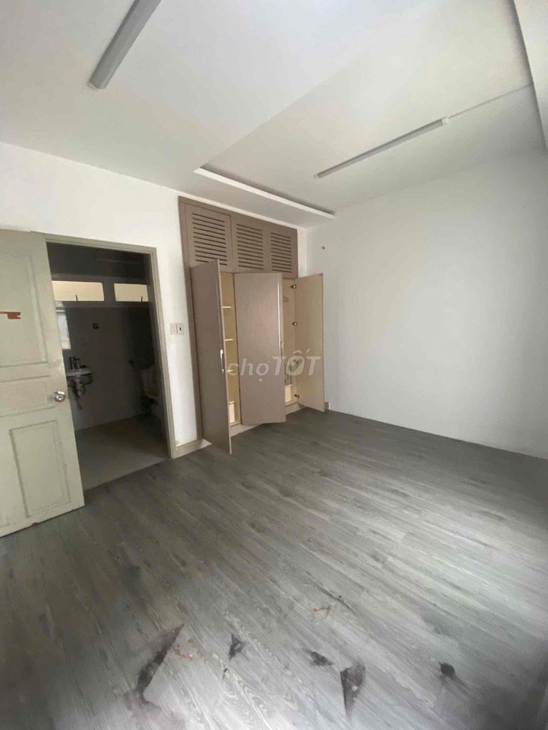 Rent cash houses 6 x20 M2 (for apartment service) Trần Thiện Chánh District 10 55 million