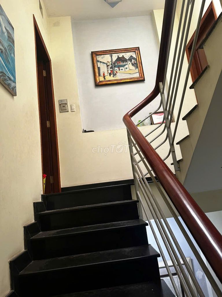Rent one Nguyễn Xuân Khoát 4 x 22 M cast 3/5 floors: Four bedrooms, four toilets.