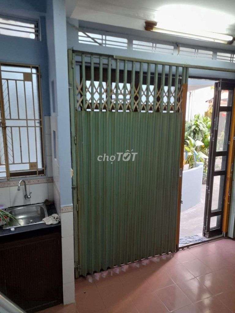 House 1 .3 4th floor x5 meters 2 Room 3 Cô Giang Road toilet