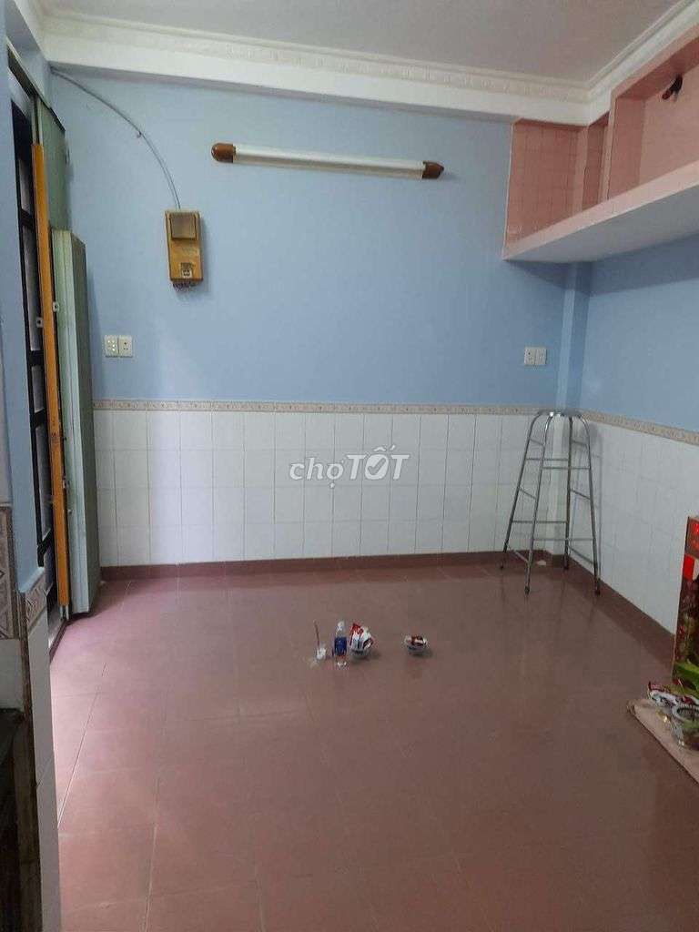 House 1 .3 4th floor x5 meters 2 Room 3 Cô Giang Road toilet