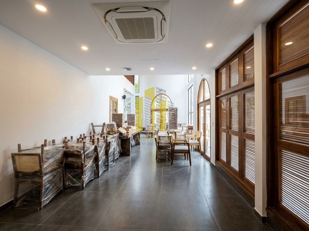 Rent a business store at 66 Thảo Điền. For 110 million.