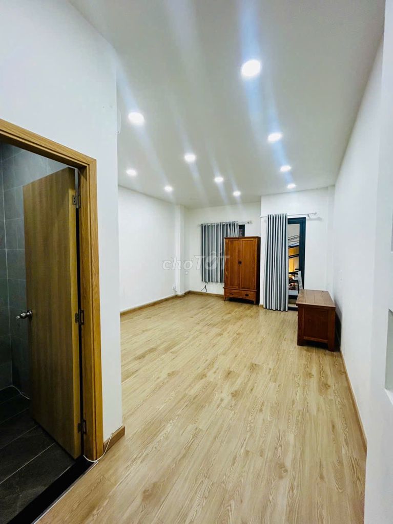 The original Phan Phan Ring-Phùng Văn Cung, 4 x 12 meters, 3 stories, new home