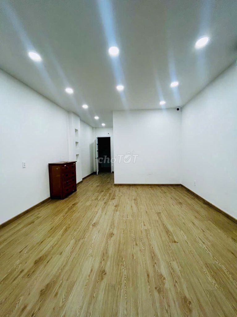 The original Phan Phan Ring-Phùng Văn Cung, 4 x 12 meters, 3 stories, new home