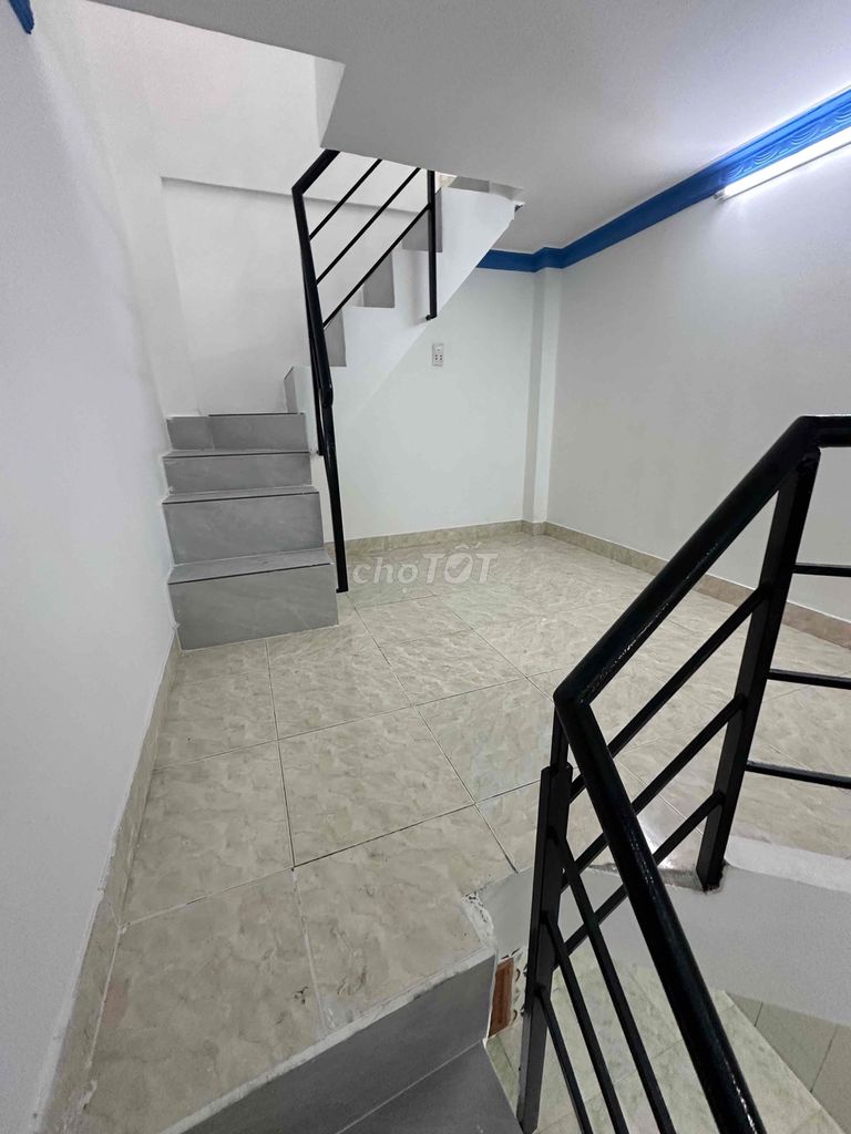 I'm not flooded by renting Royal Alley.