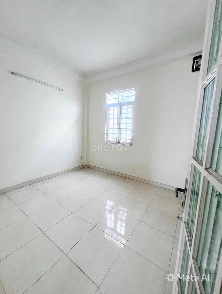 It's the owner who rents two cash, high-tech medical districts, near Eon Penh.