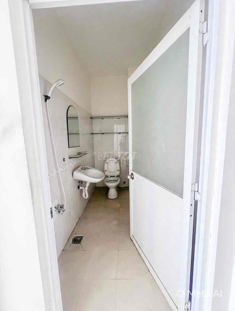 It's the owner who rents two cash, high-tech medical districts, near Eon Penh.
