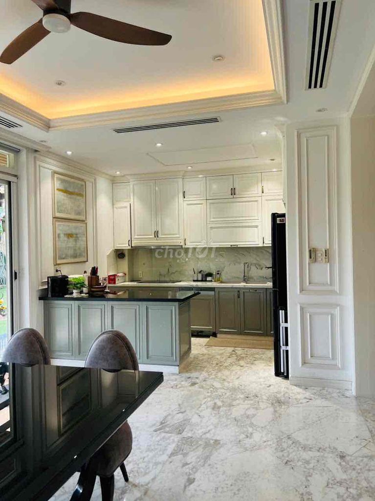 The Lucasta Xhi residence rents 40 million a month