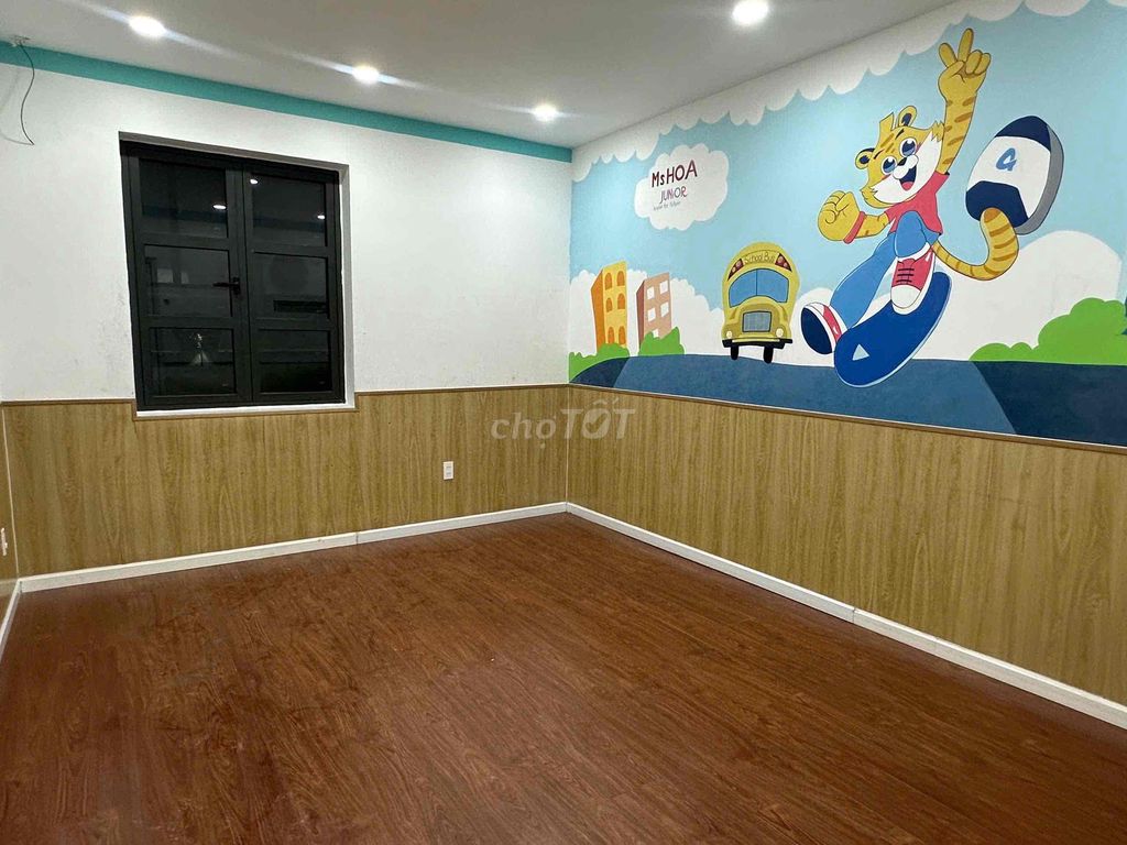 Rent a Phan Văn Trị–cityland Gò Vấp-- there's an elevator.