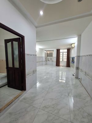 The 14-foot Ao Sen area 5 x 20 meters 4th floor bedroom near the 5th floor aeon 1 P