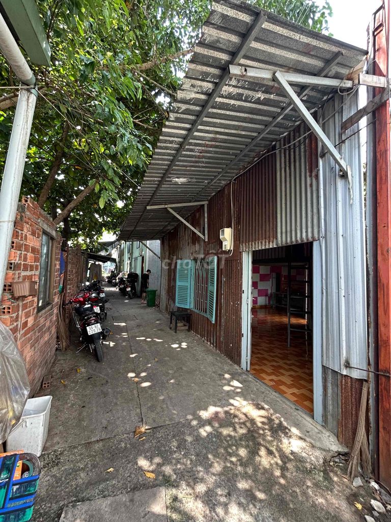 To rent the original house with 30 meters of guard, the American city.