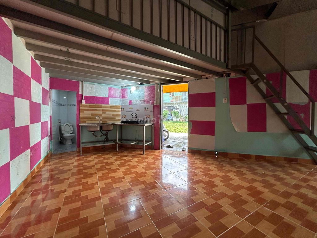 To rent the original house with 30 meters of guard, the American city.