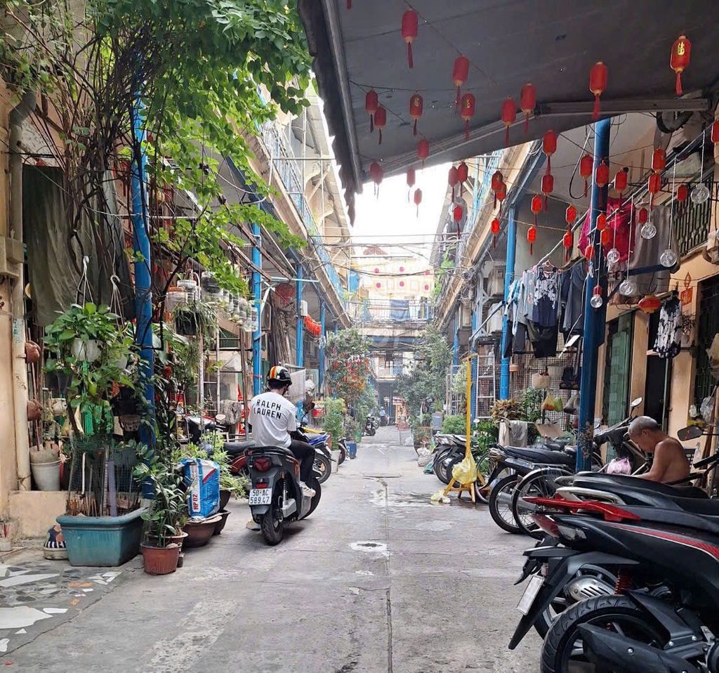 Renting Trần Hưng Đạo, District 5 - 4 x 20 M, 3 bedroom - 12 million a month