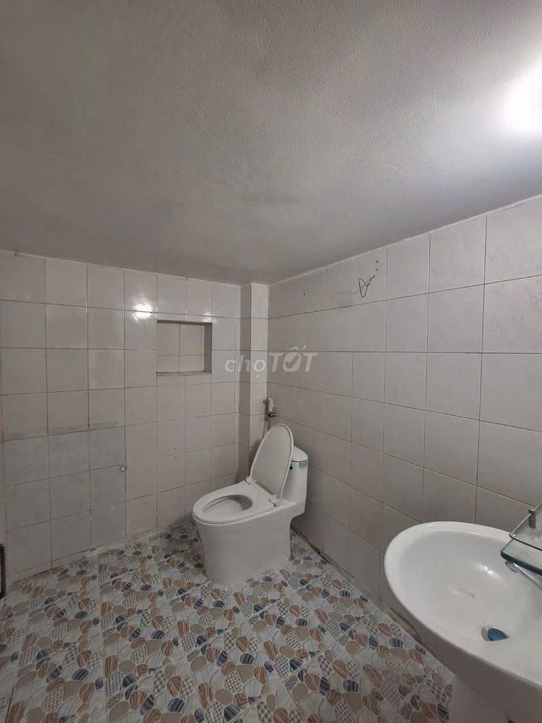 Renting Trần Hưng Đạo, District 5 - 4 x 20 M, 3 bedroom - 12 million a month