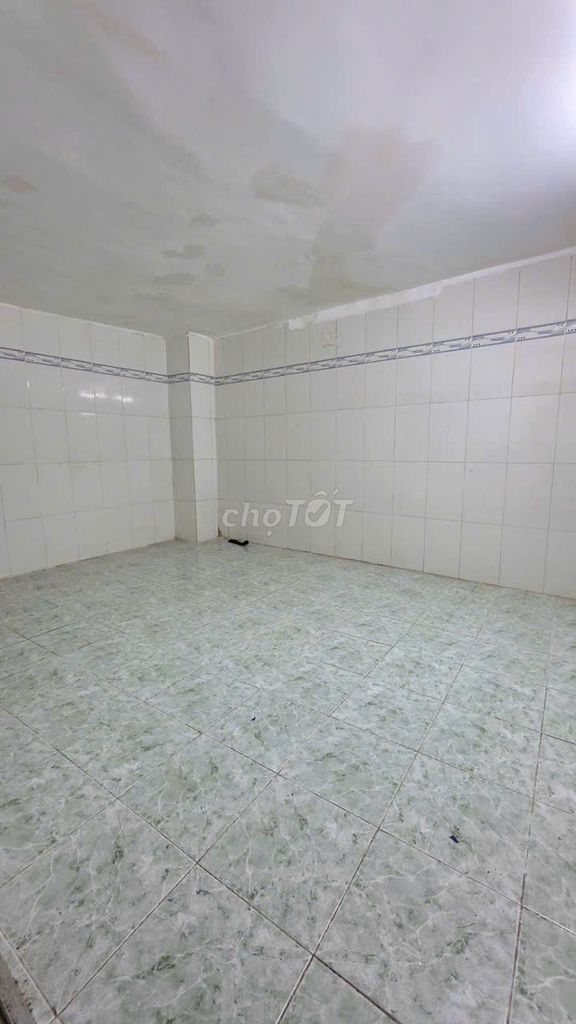 Renting Trần Hưng Đạo, District 5 - 4 x 20 M, 3 bedroom - 12 million a month
