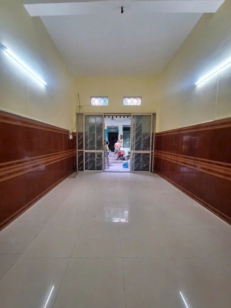 Renting Trần Hưng Đạo, District 5 - 4 x 20 M, 3 bedroom - 12 million a month