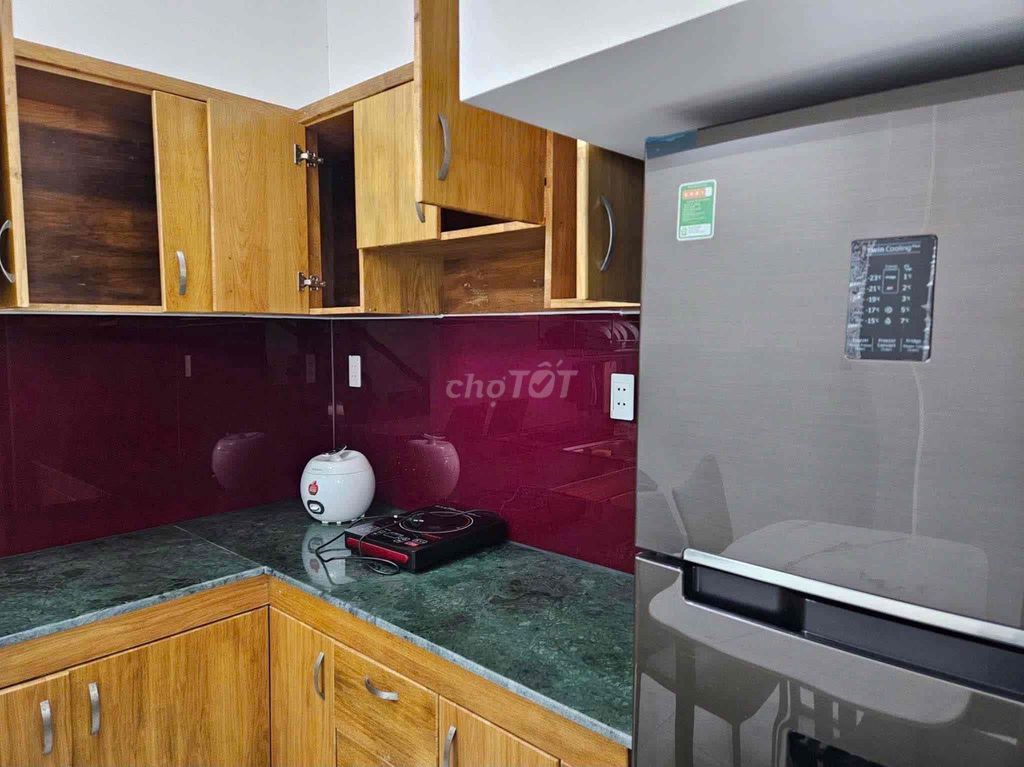 Two floors three bedrooms, eight meters through the lucre.