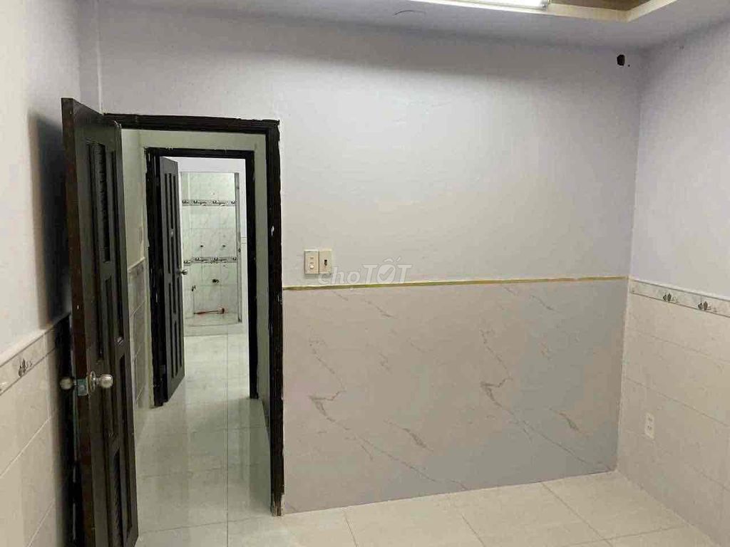 District 11 Peace 2 bedroom 2/2 toilets 4.5 million