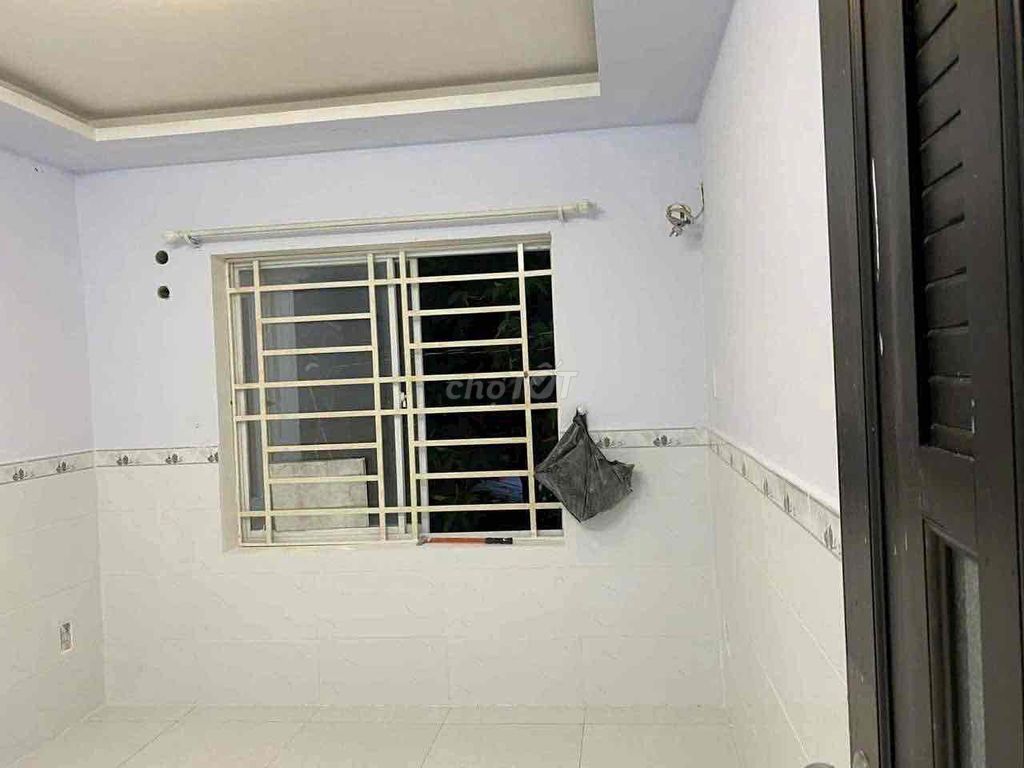 District 11 Peace 2 bedroom 2/2 toilets 4.5 million