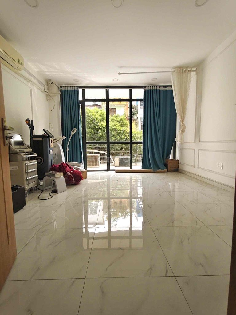 Rent one Bàu Cát 1, Tân Bình – 5.5 x 10 meters, 5 floors (4 bedroom 5 toilets), sugar