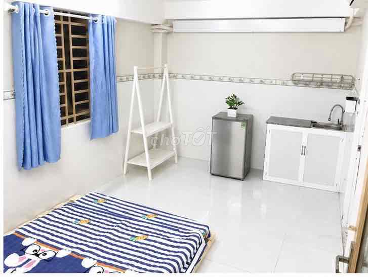 The window room is full of cheap interiors right at the right end of the blue row.