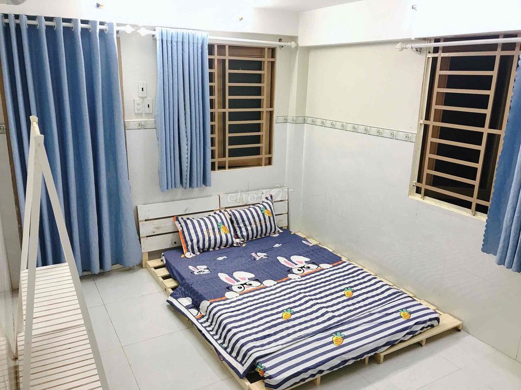 It's the same room that's rented right here at the University of vlu cs3, full interior, big car vault.