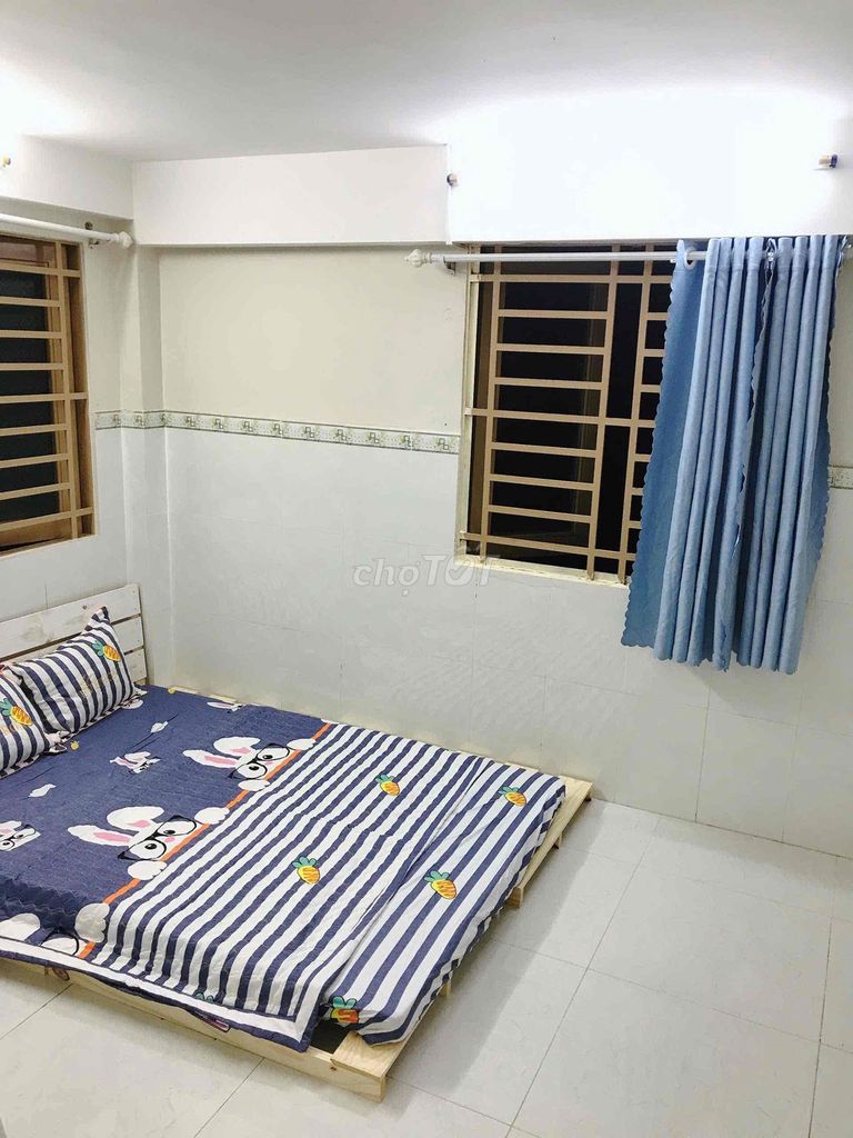 It's the same room that's rented right here at the University of vlu cs3, full interior, big car vault.