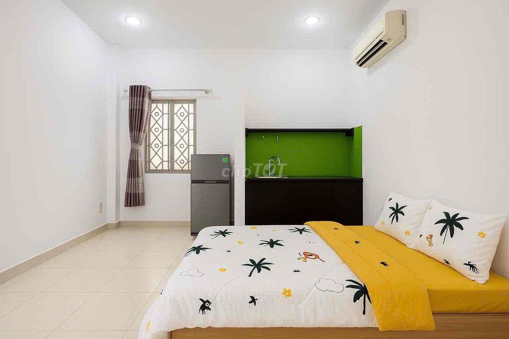 The sky windows studio is located near medical university, open university.