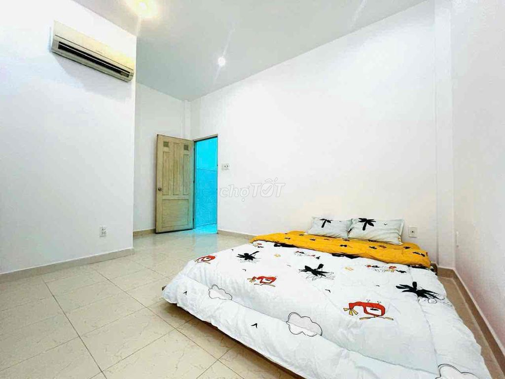 The sky windows studio is located near medical university, open university.