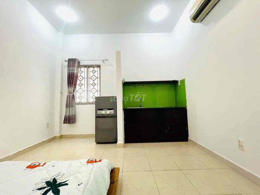 The sky windows studio is located near medical university, open university.