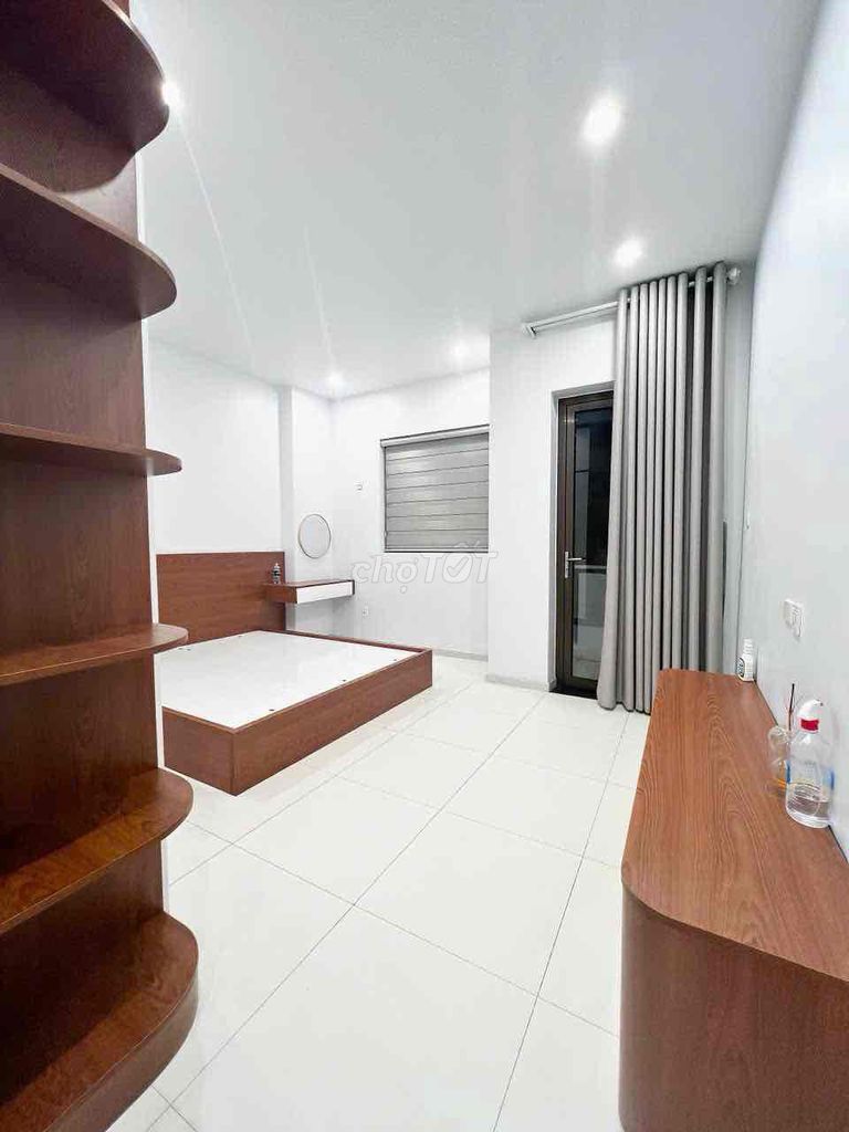 For cheap rent near Trung Mỹ Tây University.