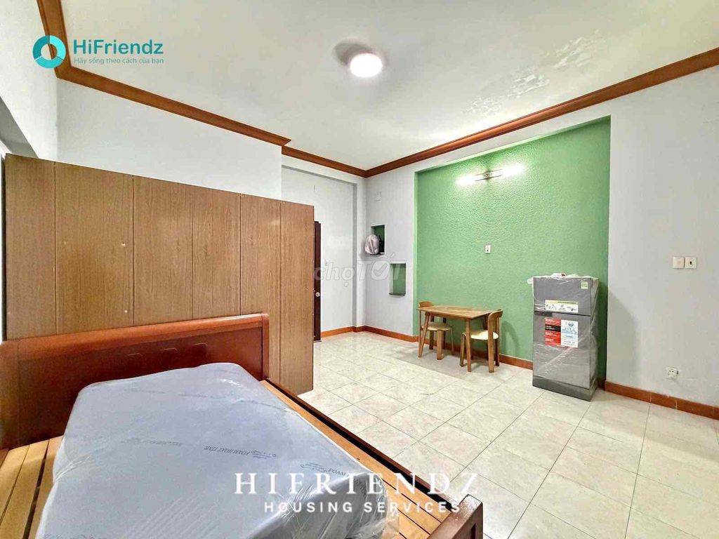 Studio Public Service 30 m2 Full interior 100% Right on 5 Phạm Hùng District 8