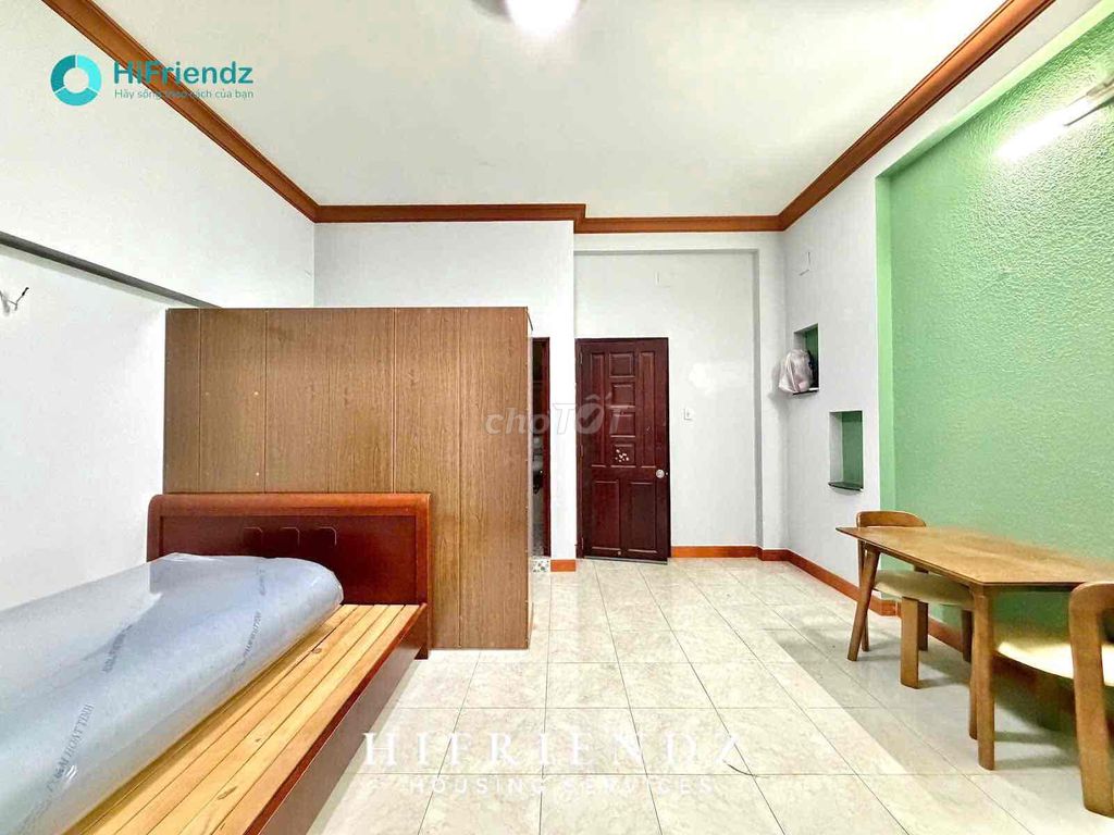 Studio Public Service 30 m2 Full interior 100% Right on 5 Phạm Hùng District 8