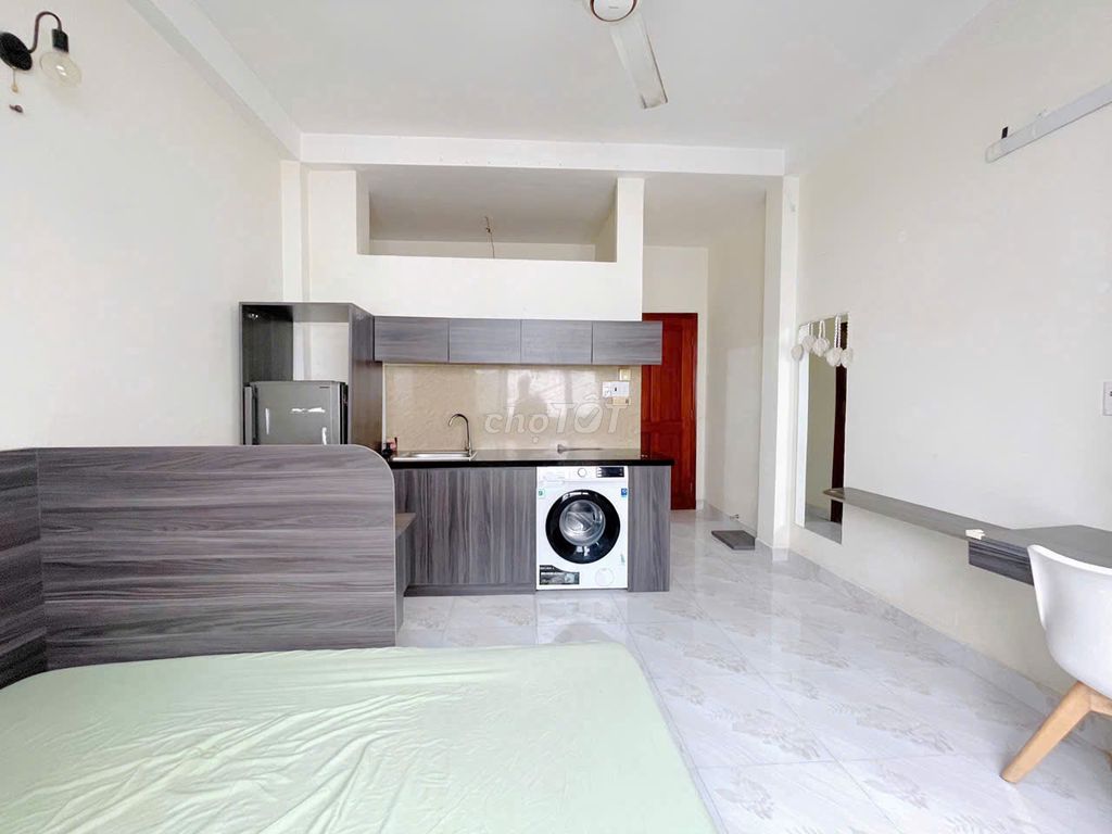 The An Phú studio -- it's got a washing machine of 5.9 million a month.