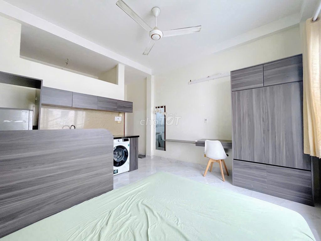 The An Phú studio -- it's got a washing machine of 5.9 million a month.