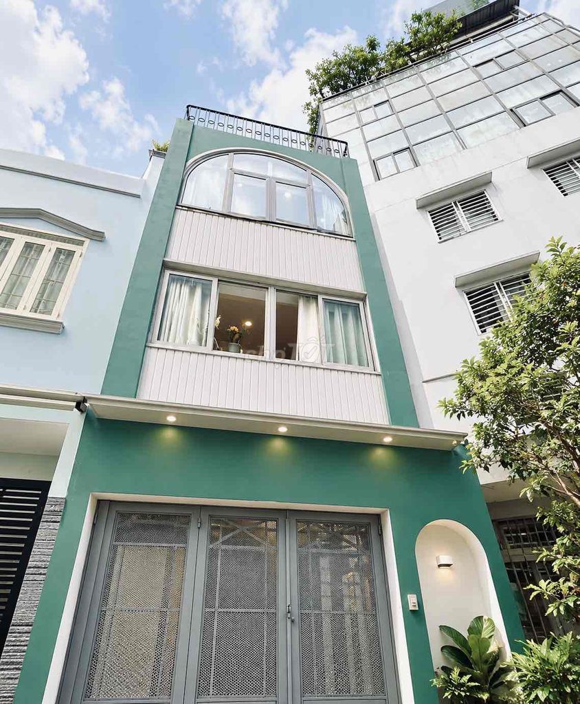 We'll rent two bedrooms on two separate guards - separate kitchens.