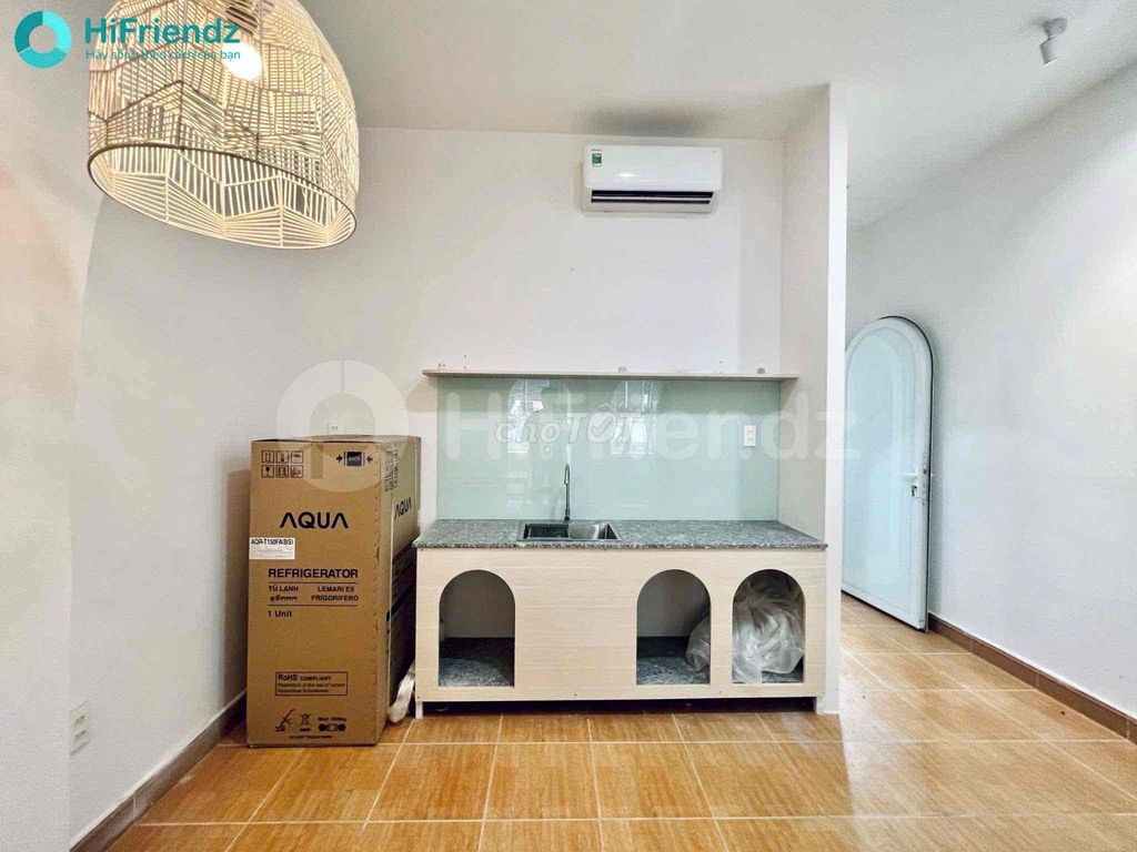 We'll rent two bedrooms on two separate guards - separate kitchens.