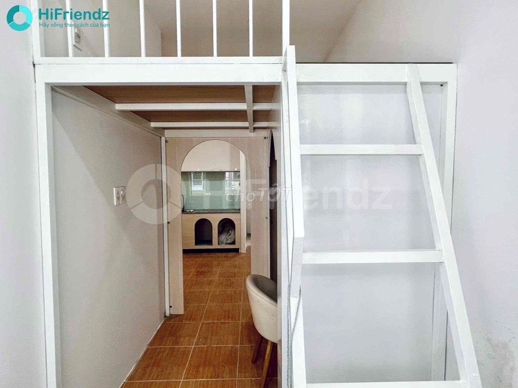 We'll rent two bedrooms on two separate guards - separate kitchens.