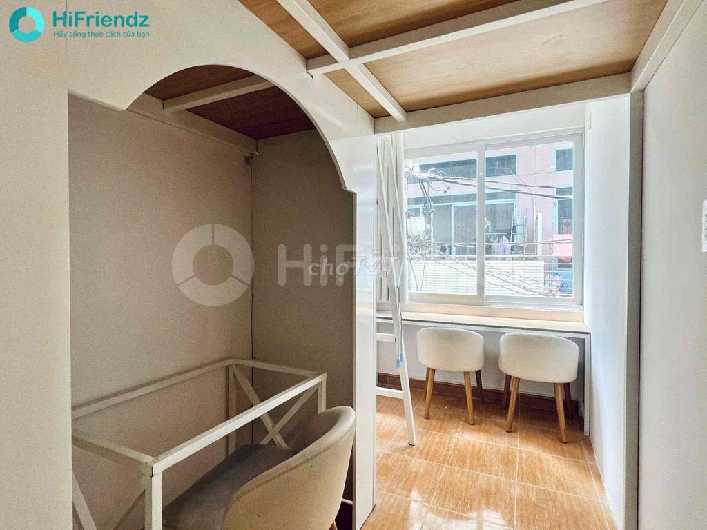 We'll rent two bedrooms on two separate guards - separate kitchens.