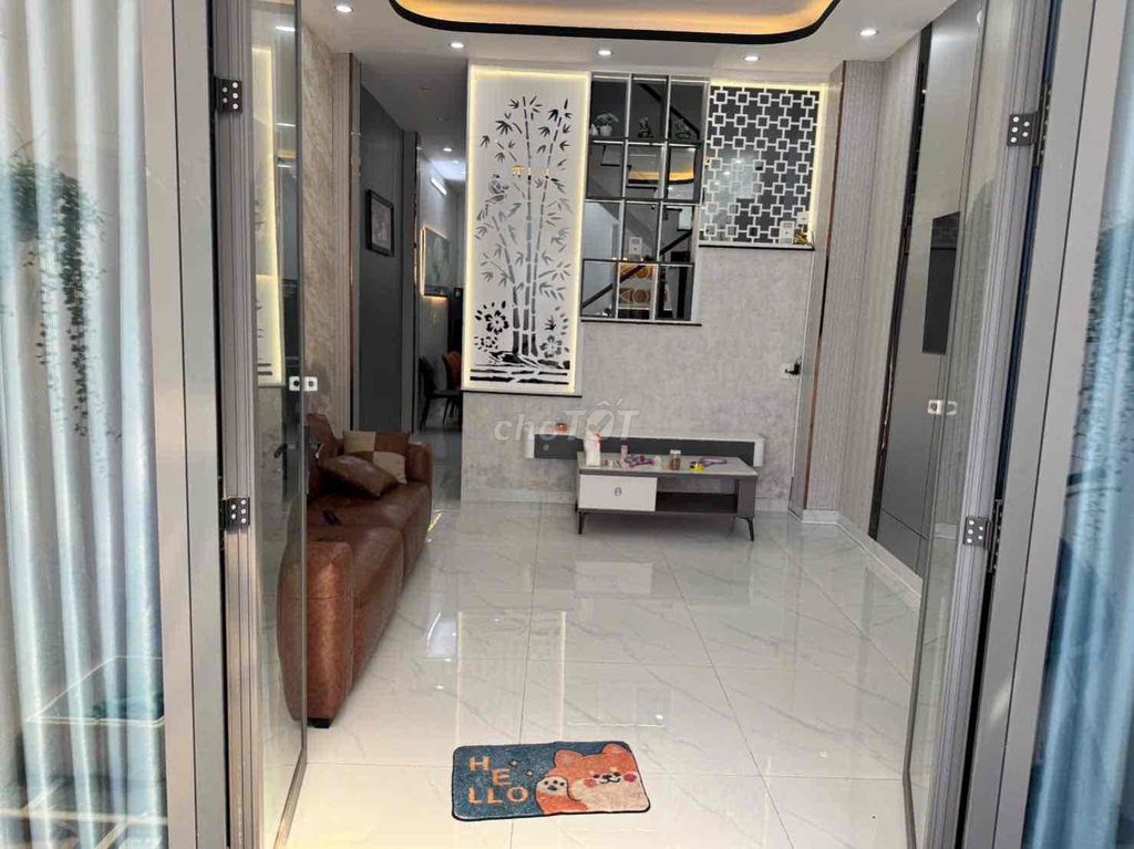 Rent a new apartment. 1135 Huỳnh Tấn Phát.