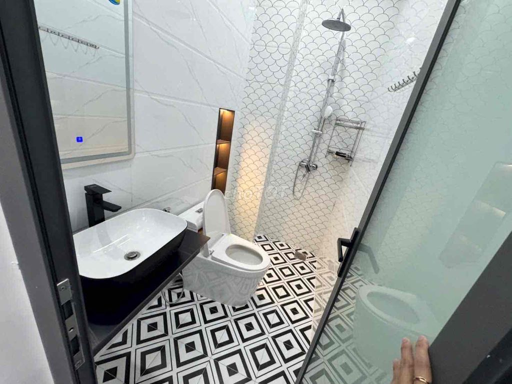Rent a new apartment. 1135 Huỳnh Tấn Phát.