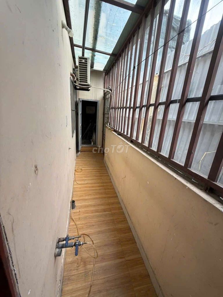 Renting the entire 4th grade An Phú Đông District 12.