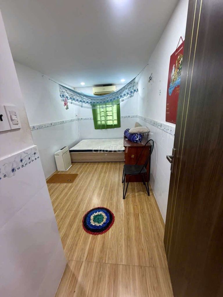 Renting the entire 4th grade An Phú Đông District 12.