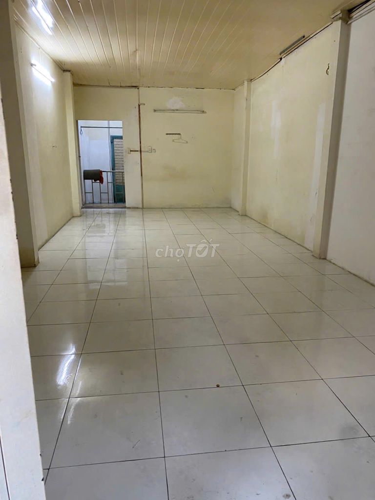 Rent a Trần Bình Trọng cash house, 5-- 20 million a month.