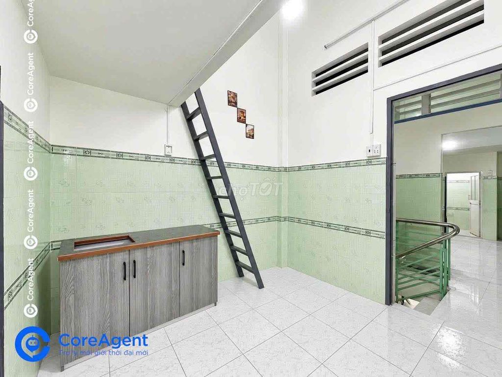 Open traditional boarding sequences in formation 1 ground 1 floor 1 with a high guard 1 M9