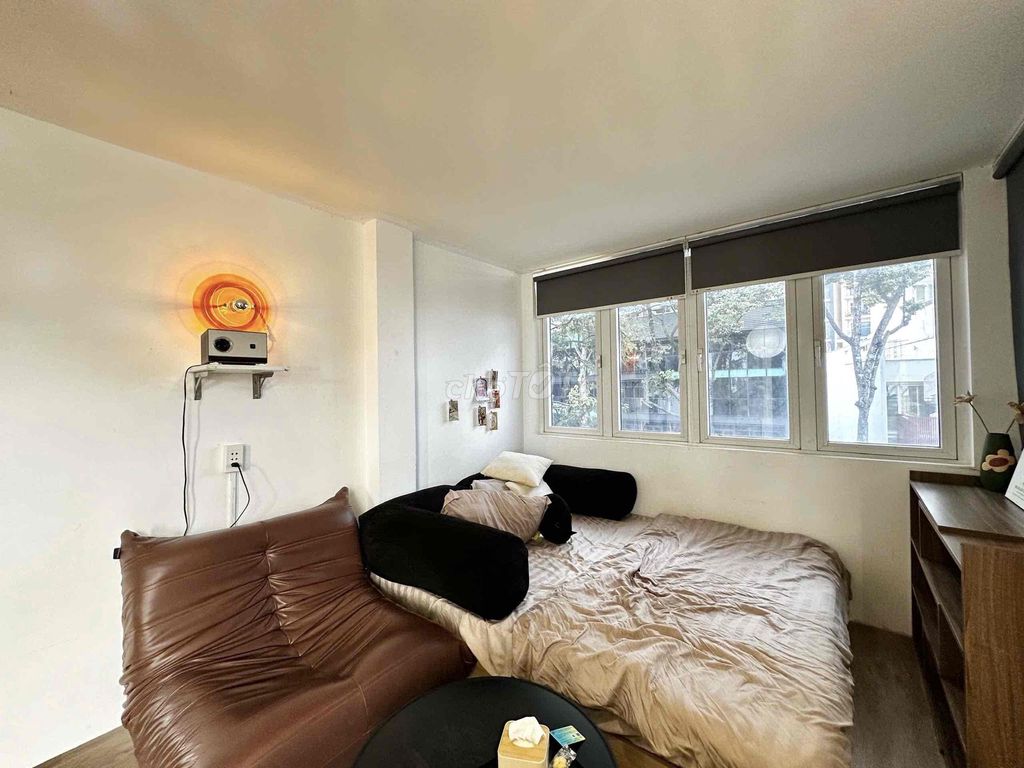 The hyper-wide apartment is full of furniture on Navarre District 10