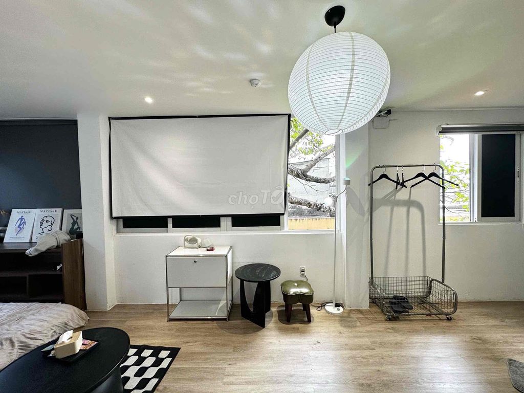 The hyper-wide apartment is full of furniture on Navarre District 10