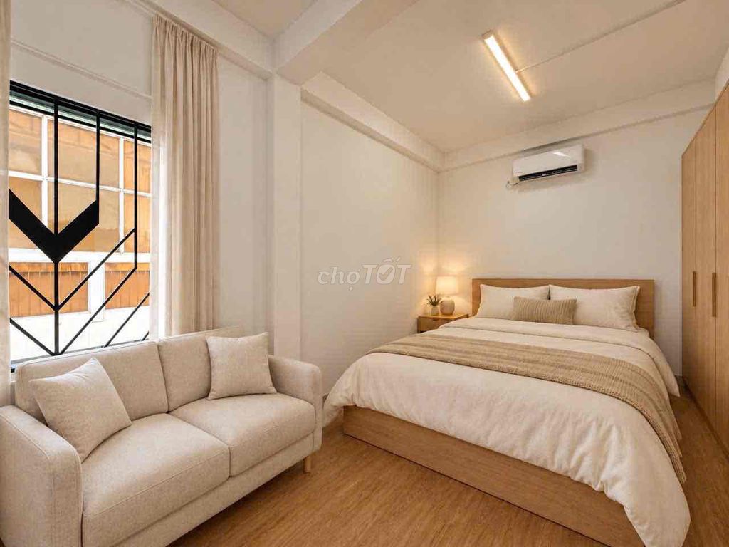 Open the new apartment, right in the market, she'll hand over the entire interior.