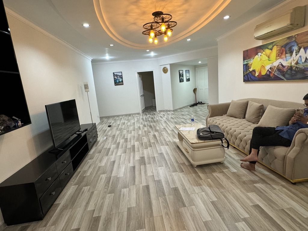 Only 133 M2 3 bedrooms. Three, quiet toilet. - Full interior. 15 million