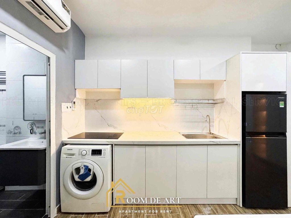 Two bedrooms full of high-end furniture, elevators, double kitchens...